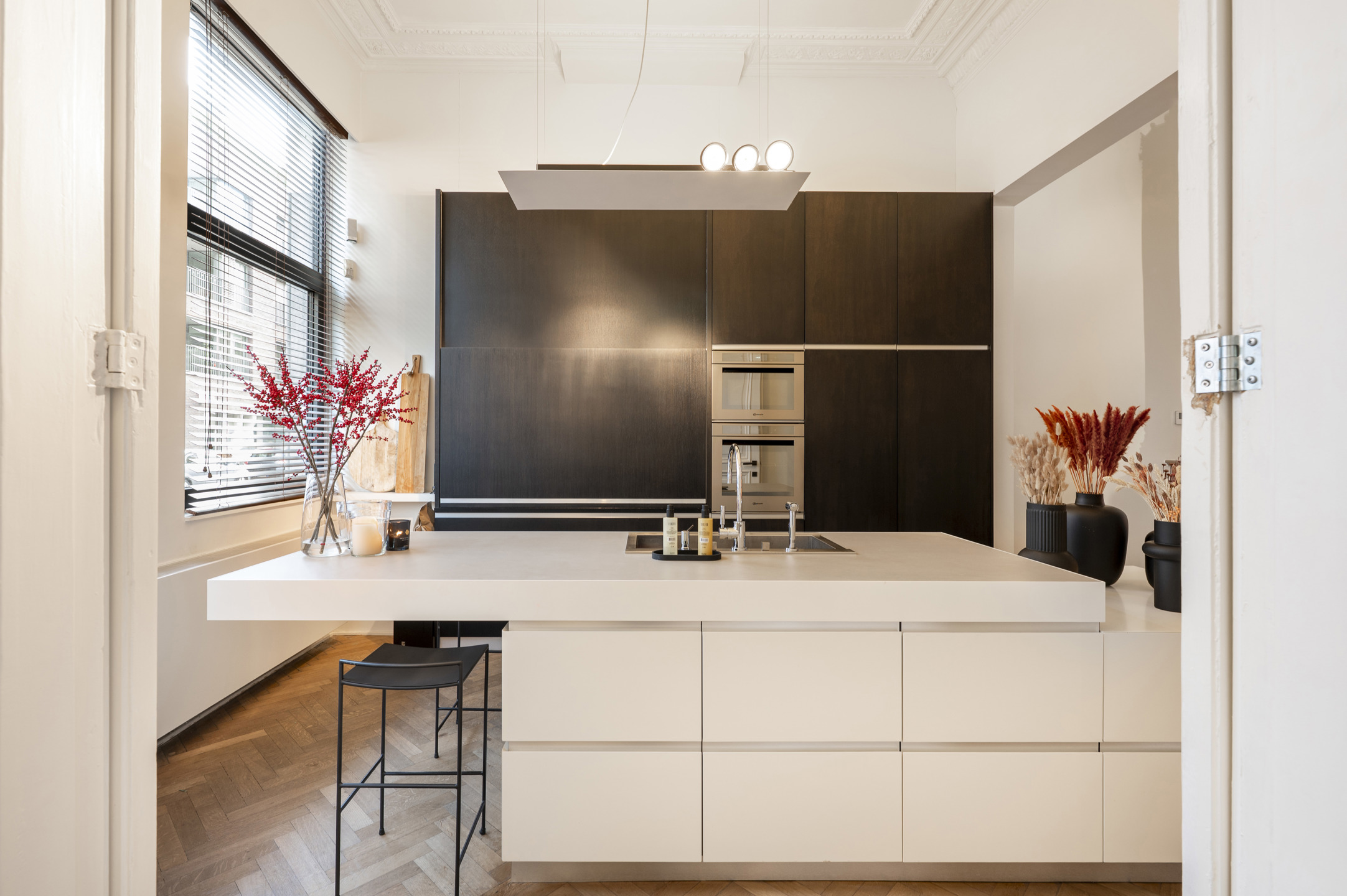 ANTWERPEN - Herenwoning met 2 inpandige staanplaatsen! - foto 3