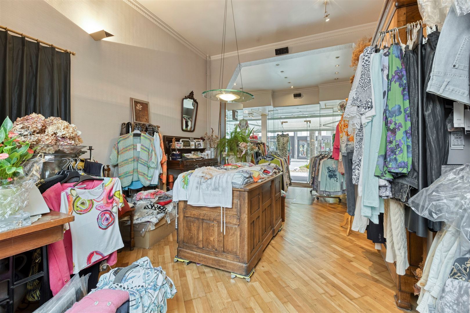 TE KOOP: Handelshuis met ruime woonst in het centrum van Leopoldsburg! - foto 5