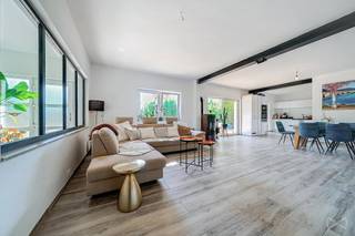 We Invest Hesbaye biedt u dit prachtige recente appartement, gebouwd in 2023.Ideaal gelegen op een steenworp afstand van de snelweg, zal dit...
