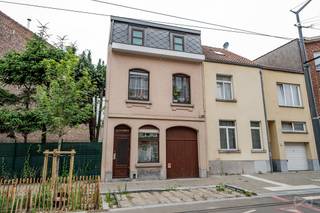 Info: bruxelles.ouest@weinvest.be or +32 2 315 77 22 | Single-family home located close to all amenities (public transport, schools, shops)...