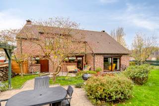 Te koop: Charmante alleenstaande woning in het landelijke MeerbeekIn het aangename Meerbeek, omgeven door rust en groen, bieden wij u deze ruime en...