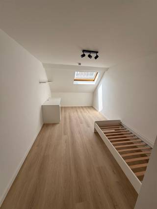 <p><span>For rent: Student room in Kortrijk Doorniksestraat 63</span></p><p><span>Are you looking for a cozy and practical student room in the heart of Kortrijk?<br />Then this room in </span><span>Doorniksestraat 63</span><span>is </span><span> ideal for you!</span></p><p><span>Central location: within walking distance of colleges, university, stores, train station and entertainment venues.<br />Comfortable room with everything you need to study and relax peacefully.<br />Common facilities are well maintained.</span></p><p><span>Address: Doorniksestraat 63, Kortrijk<br />Rent: </span><span>550per month</span><span> (excl. depending on utilities, syndic fees, maintenance of common parts)</span></p><p><span>Perfect for students who like to </span><span> live</span><span>close to </span><span>all facilities</span><span> while staying in a pleasant environment.</span></p><p><span>Interested? Feel free to contact us for more information or a viewing!</span></p><p><span> </span></p>