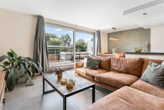 Dit ruime (circa 105m²) appartement met een zuid-west gelegen terras van circa 15m² is rustig gelegen, doch op wandelafstand van het centrum van...