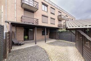 Welkom in dit compleet appartement in Geel! Met een bewoonbare oppervlakte van 80m², 2 slaapkamers, een tuin én een garage, is de term...
