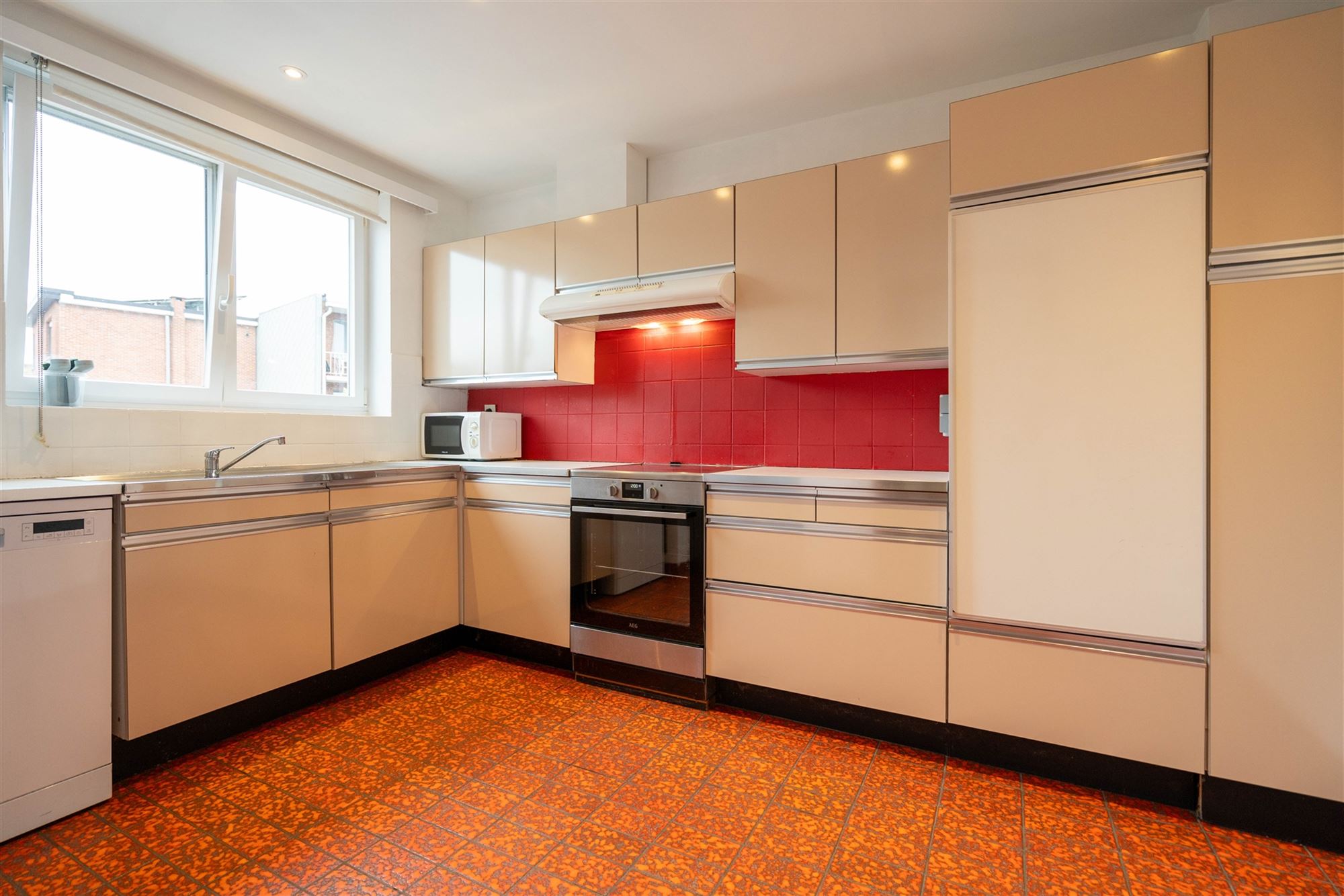 Ruime bel-étage woning met garage! - foto 4