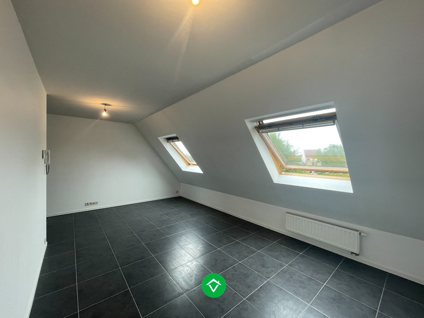 Rustig gelegen duplex appartement met 2 slaapkamers en autostaanplaats te Lichtervelde VRIJ 1/08/2026 - foto 4