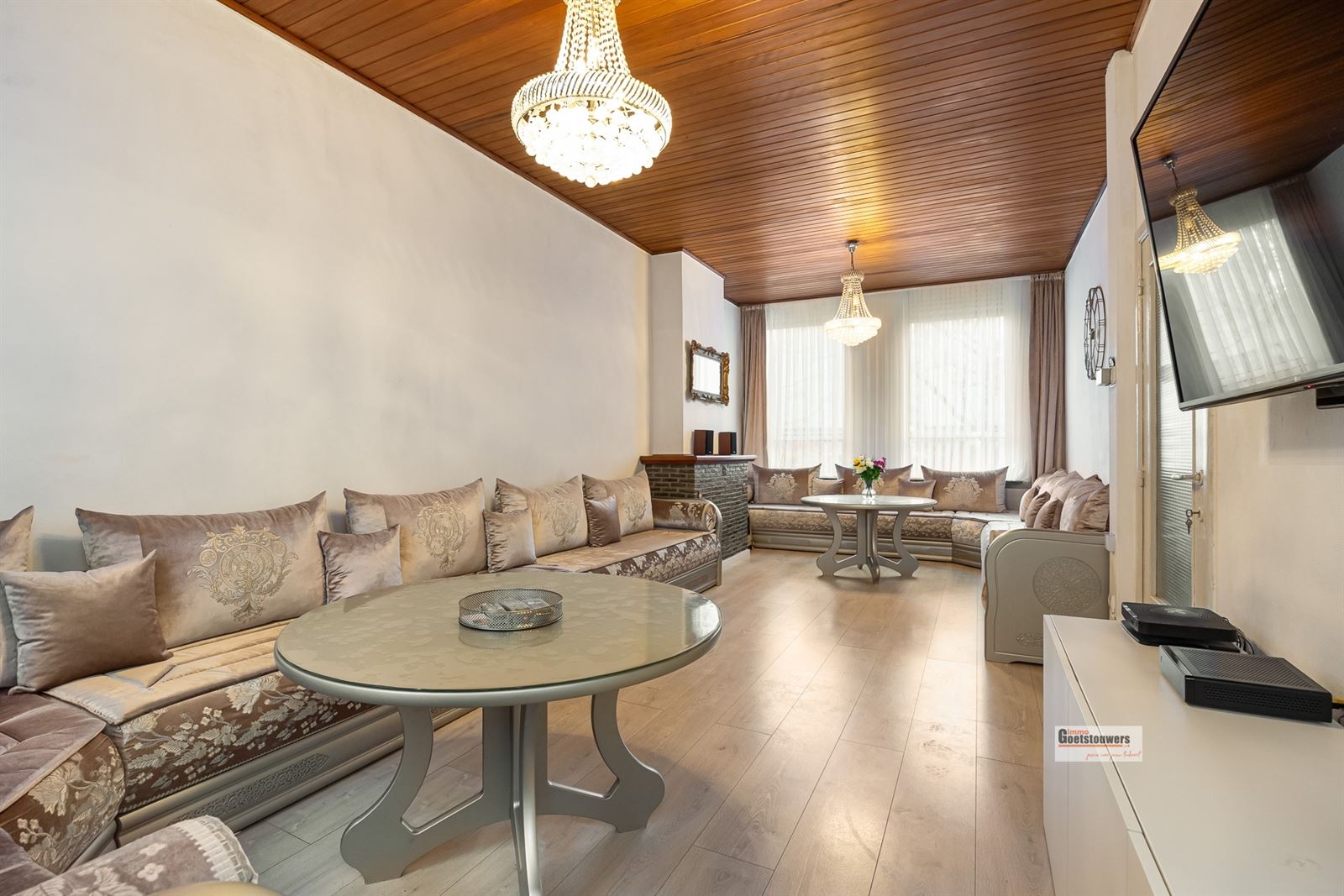 Ruime woning met 4 à 5 slaapkamers en koer - foto 5