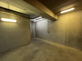 Garagebox met extra zijruimte gelegen nabij 't Hazegras te Oostende - het Mercatordok, Maria-Hendrikapark ('t bosje), station, ...