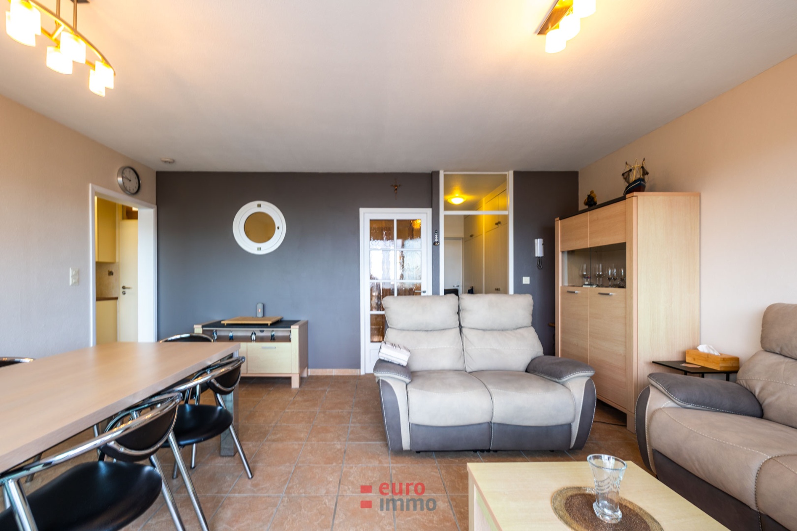 Appartement très spacieux, prêt à emménager, avec 1 chambre et un coin nuit. - photo 4