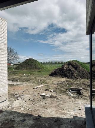 Deze unieke gesloten bebouwing, BEN (Bijna-energieneutraal), maakt deel uit van het project Kemzekestraat gelegen te Kemzeke met 4 wooneenheden...