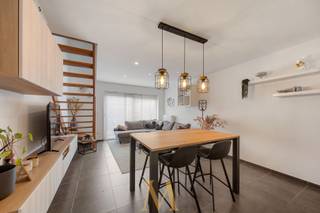 Deze centraal gelegen woning bevindt zich in een rustige en kindvriendelijke woonwijk en combineert comfort, energiezuinigheid en een...