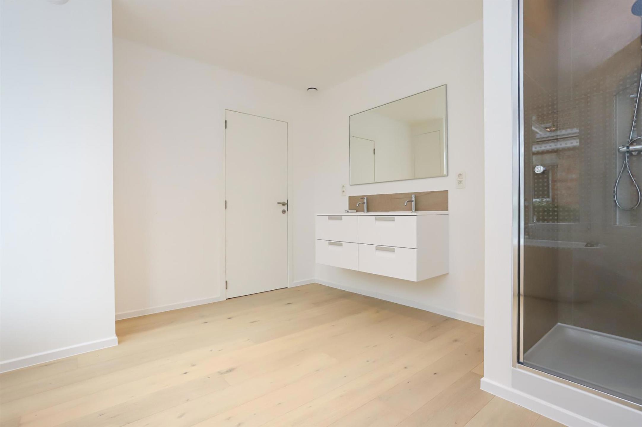 Zeer ruime renovatie in Doornzelestraat - foto 4
