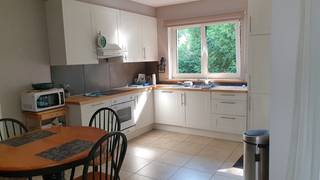 Heel leuke bel-etage, inkom en garage op gelijkvloers.  1e VD :  living, keuken, terras, berging, 2 slaapkamers, badkamer.  2e VD : mezzanine...