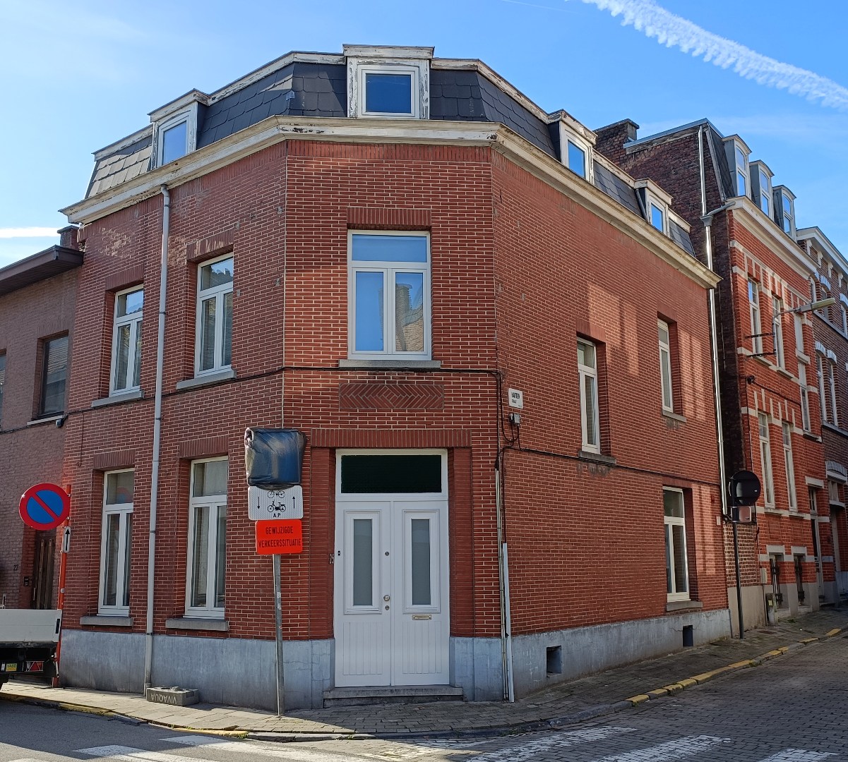 Charmante hoekwoning met 3 slaapkamers in centrum Tienen - foto 1