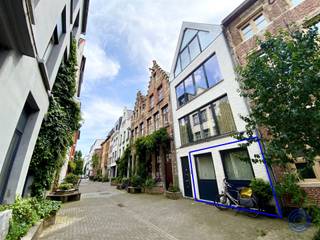 Informatie gelijkvloers appartementOp zoek naar een oase van rust midden in de bruisende stad? Dan is dit instapklare appartement van ca. 75m² met...