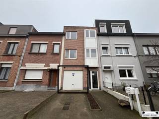 Opportunité d'investissement unique dans un excellent emplacement ! Cette propriété, d'une superficie totale de 332 m², offre de...