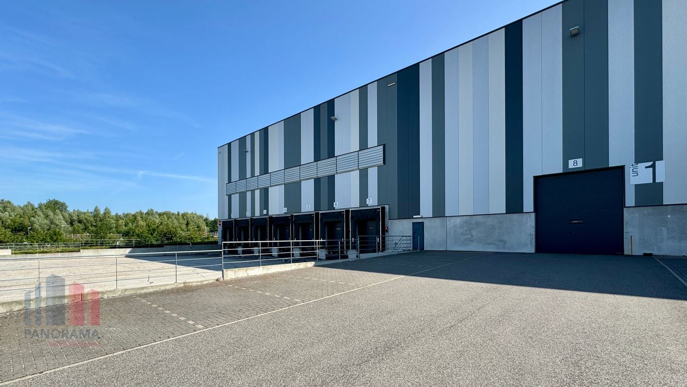 Strategisch gelegen in Boom: 6.515 m² magazijn, 756 m² mezzanine en 190 m² kantoren - photo 4