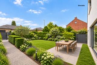 <h2>Ruime, instapklare woning met 5 (slaap)kamers, gelijkvloers wonen mogelijk en EPC C (potentieel B). De documenten vindt u terug op onze website.</h2>
<p>Bent u op zoek naar een woning waar <strong>ruimte, comfort en een rustige ligging</strong> samenkomen? Dan is deze woning in een rustige woonwijk in Wilsele beslist een bezoek waard. Dankzij de doordachte indeling is ze ideaal voor een groot gezin, <strong>gelijkvloers wonen</strong>, <strong>kangoeroewonen </strong>of comfortabel thuiswerken.</p>
<p>De woning beschikt momenteel over een <strong>EPC-label C</strong>. Door de plaatsing van zonnepanelen kan dit verbeteren naar een <strong>gunstig EPC-label B</strong>.</p>
<p>De ligging is een absolute troef. U woont op slechts <strong>6 km van Leuven</strong>, op amper vijf minuten van de E314 en vlak bij winkels, scholen, openbaar vervoer, bakker, apotheek, .... Zo geniet u van de perfecte combinatie van rust en een uitstekende bereikbaarheid.</p>
<p>Via de inkomhal komt u in de lichtrijke leefruimte met plaats voor een gezellige zithoek en eetplaats. Aansluitend bevindt zich de volledig uitgeruste keuken met eettoog.</p>
<p>Op het gelijkvloers vindt u verder <strong>twee (slaap)kamers</strong>, een apart gastentoilet, een ruime garage met wasplaats en een <strong>rolstoeltoegankelijke badkamer met inloopdouche</strong>. Hierdoor is comfortabel wonen op één niveau perfect mogelijk.</p>
<p>De eerste verdieping beschikt over <strong>drie ruime slaapkamers</strong> en een tweede badkamer. Bovendien werd de bergruimte onder de schuine dakvlakken optimaal benut.</p>
<p>Ook buiten is het heerlijk vertoeven. Dankzij de uitzonderlijk rustige straat geniet u op het ruime terras in de voortuin van alle rust. Achteraan bevindt zich een tweede terras met een praktische tuinberging.</p>
<p>Parkeren kan probleemloos op de oprit (2 wagens achter elkaar), in de garage of in de straat.</p>
<p><strong>Extra troeven:</strong></p>
<ul>
<li>
<p>Potentieel naar EPC B na plaatsing van zonnepanelen;</p>
</li>
<li>
<p>conforme elektrische installatie;</p>
</li>
<li>
<p>hoogrendementsbeglazing;</p>
</li>
<li>
<p>HR-gasketel;</p>
</li>
<li>
<p>vernieuwde leidingen;</p>
</li>
<li>
<p>rolluiken;</p>
</li>
<li>
<p>5 slaapkamers en 2 badkamers.</p>
</li>
</ul>
<p>Bent u op zoek naar een ruime, instapklare woning die zich moeiteloos aanpast aan uw woonwensen? Dan is deze veelzijdige woning beslist een bezoek waard.</p>
<p><strong>Contacteer Anne-Leen via 0495 13 81 11 voor een bezoek.</strong></p>