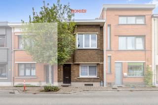 Met trots presenteren wij deze te renoveren rijwoning in de Jozef-Wautersstraat 7, gelegen in een gezellig straatje op een toplocatie in Kessel-Lo,...
