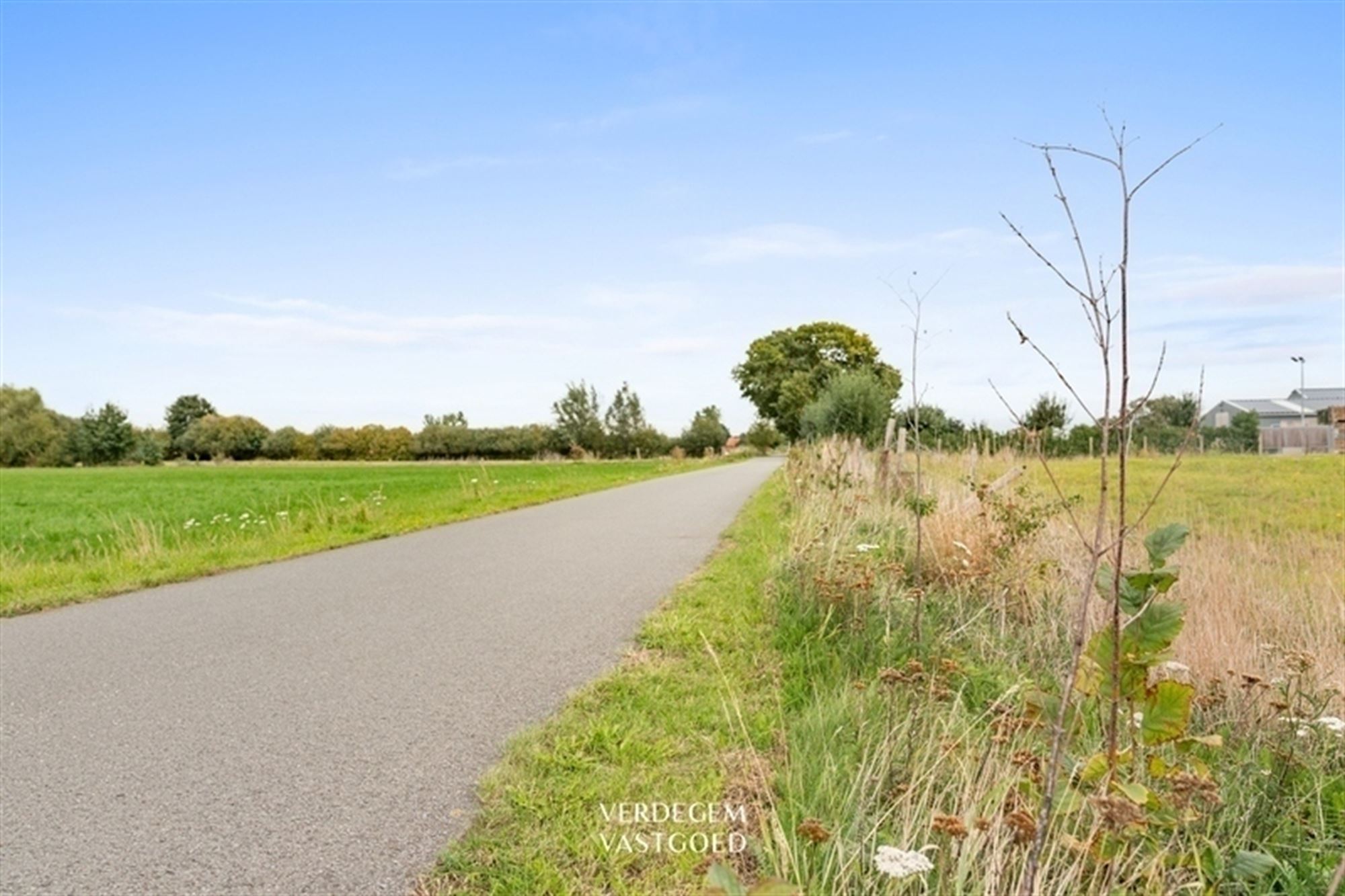 Bouwgrond van 618,81m² (+ 3.037m²) voor halfopen woning, zonder bouwverplichting - foto 5