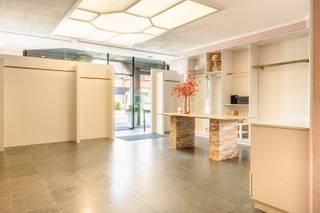 Welkom in het centrum van Melsele, Grote Baan 262, waar dit unieke handelspand met een bewoonbare oppervlakte van ca. 360 m² op een perceel van 160...