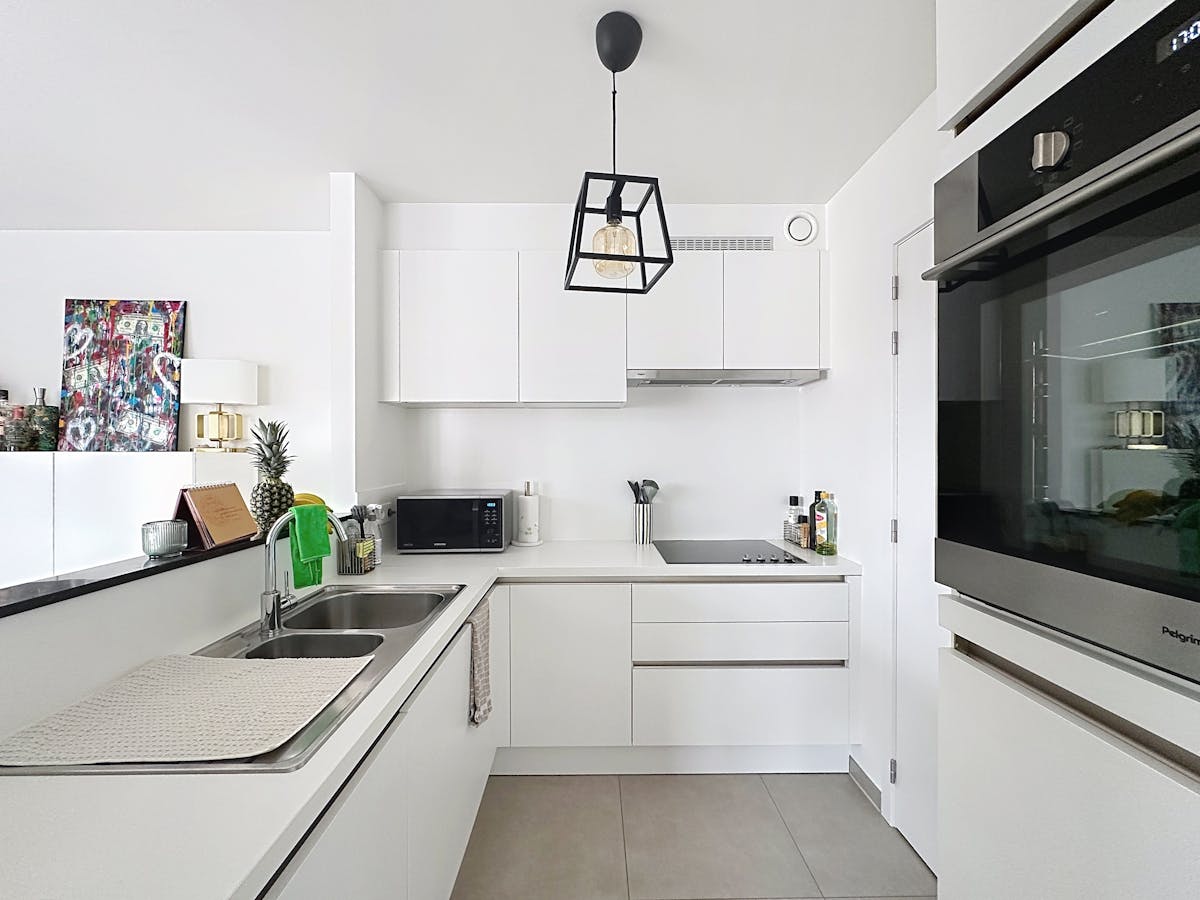 2 bedroom apartment with lovely terrace for rent in Sint-Michiels - photo 3