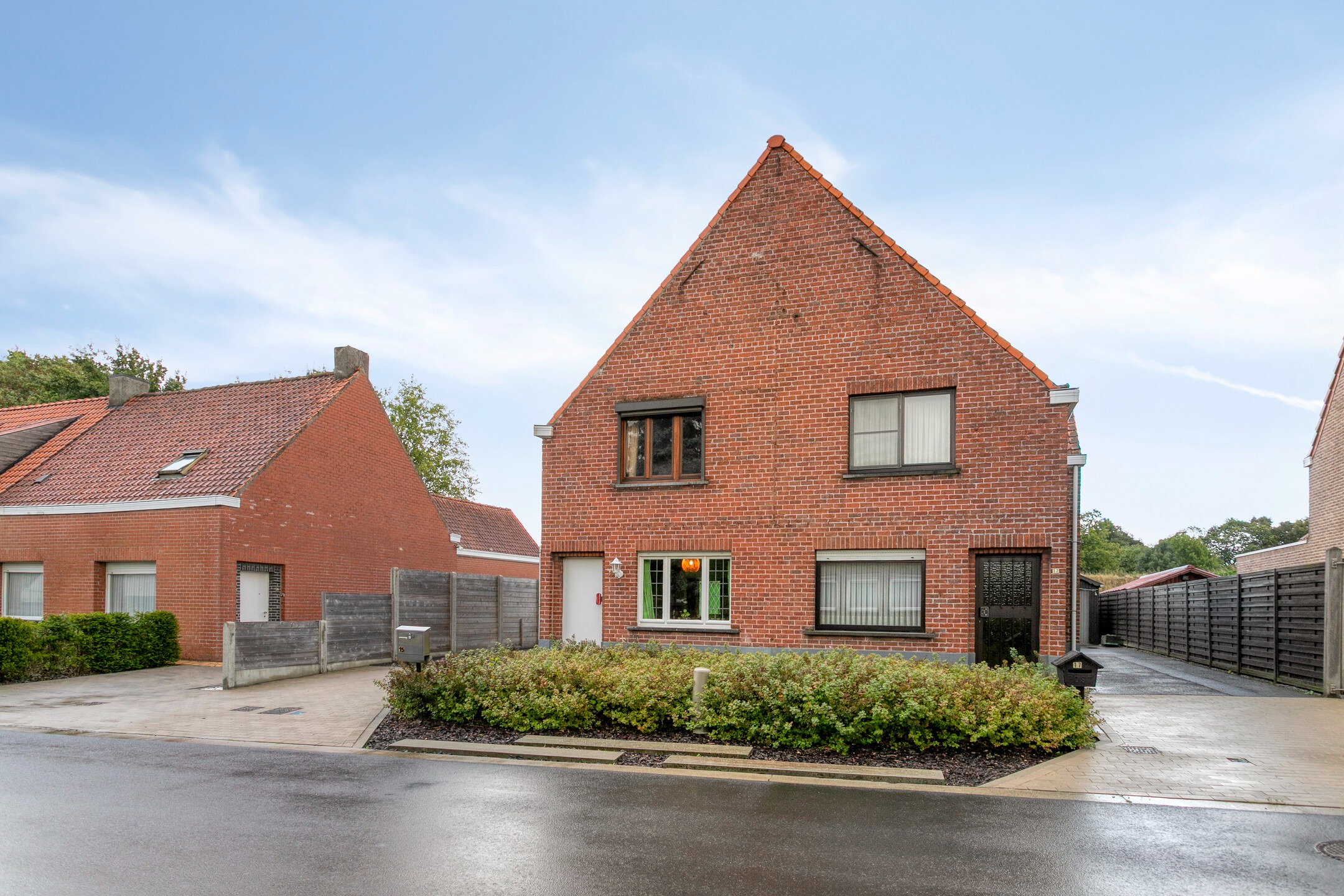 Halfopen woning te koop op toplocatie in Waregem - foto 2