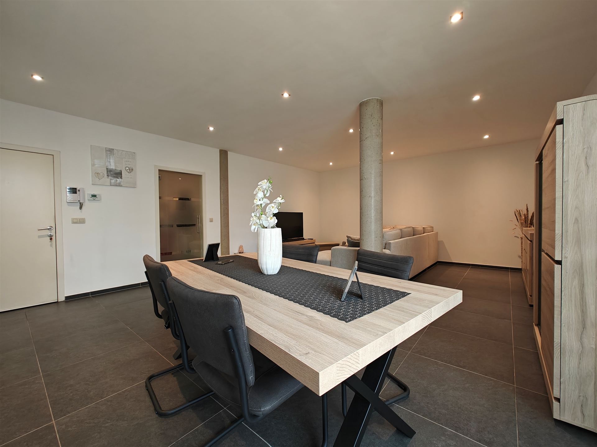 Handelspand verhuurd als gelijkvloers appartement met 3 slaapkamers  - foto 4