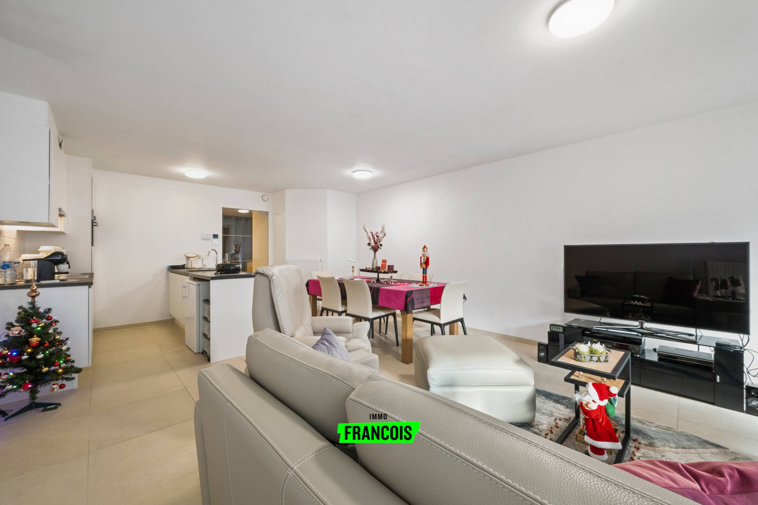 Tweeslaapkamer appartement in hartje Oostende. - foto 4