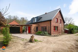 Op een schitterende locatie in Putte vinden we deze ruime woning met 2 slaapkamers. De woning bevindt zich in een doodlopend straatje, waardoor u...