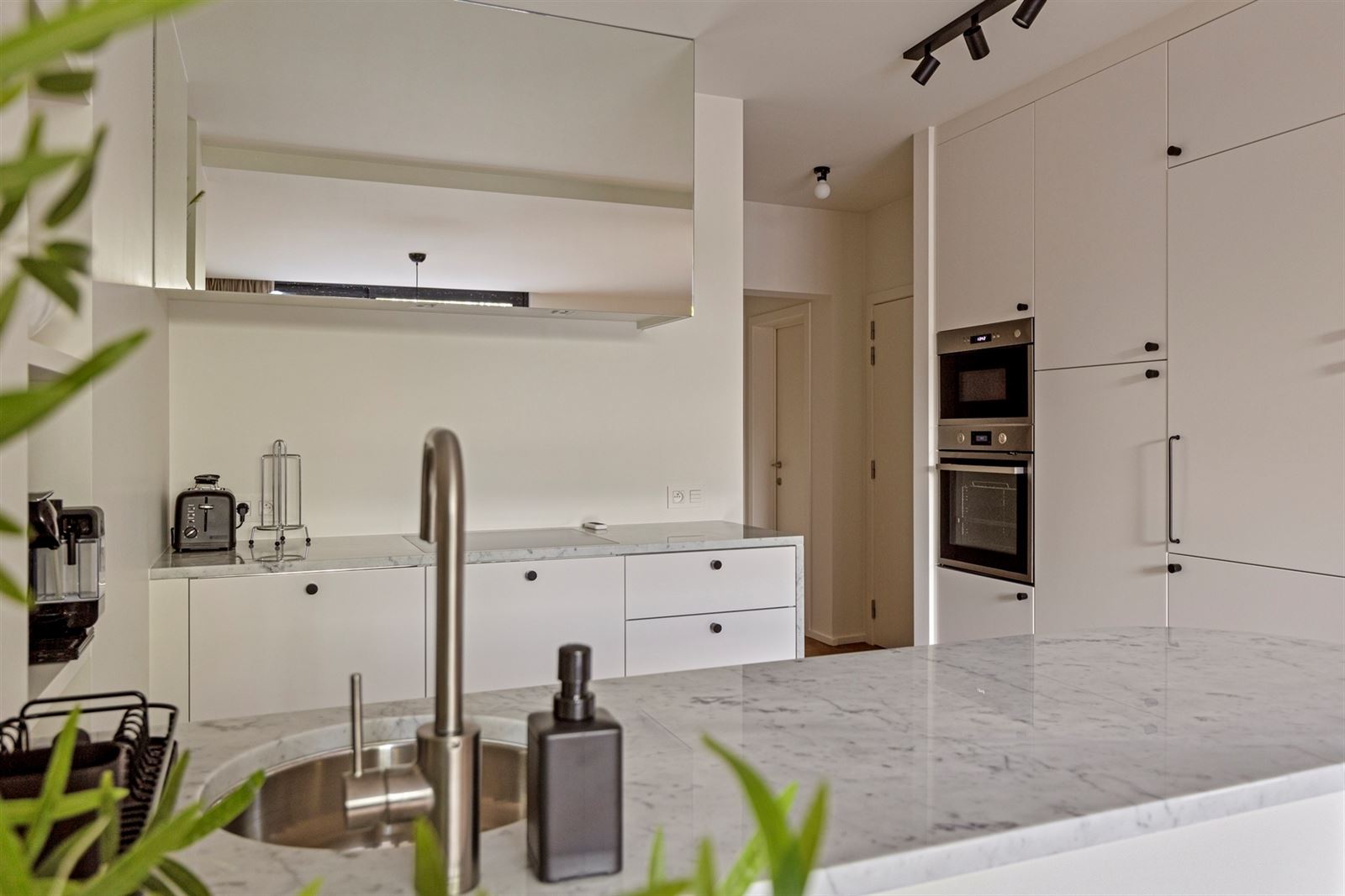 Mortsel: Hoogstaand afgewerkte gemeubeld charme appartement - foto 5
