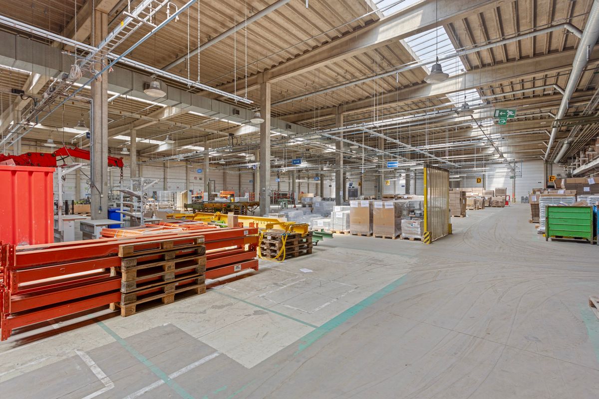 Polyvalent bedrijfsgebouw te huur voor zowel logistieke als productieactiviteiten met vele troeven - foto 4