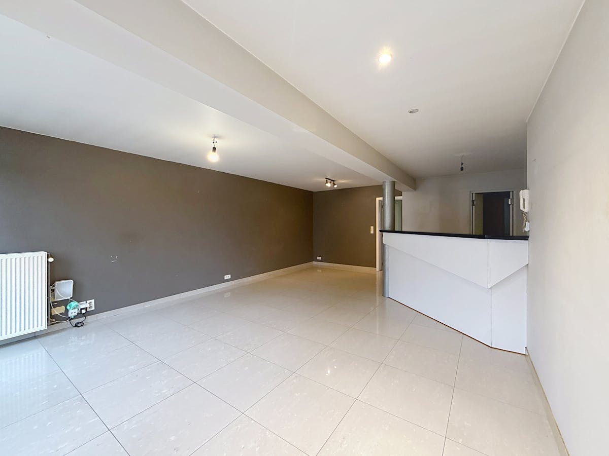 Appartement de 2 chambres dans le centre de Kruishoutem à louer - photo 3