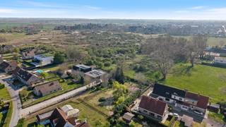 Exclusief gelegen perceel bouwgrond uitgevende op de Oostvoorduinen van Oostduinkerke te koop.<br />Dit ruim perceel van 1475 m² beschikt over een open zicht op de duinen met een ideale zuid-westelijke oriëntatie.<br />Neem gerust contact op voor meer informatie.