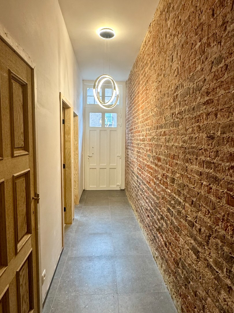 GERENOVEERDE WONING MET 4 SLPKS, 2 BADKAMERS, TUIN EN HUURGARAGE - foto 5