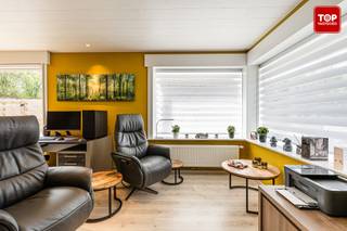 Instapklare halfopen bebouwing op een uitstekende locatie nabij het centrum van Evergem.Deze verzorgde woning beschikt over een lichtrijke leefruimte...