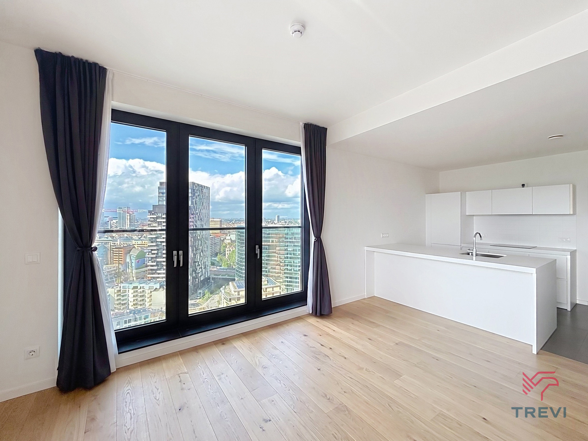 APPARTEMENT OP DE 21STE VERDIEPING IN DE EUROPESE WIJK ! - foto 2