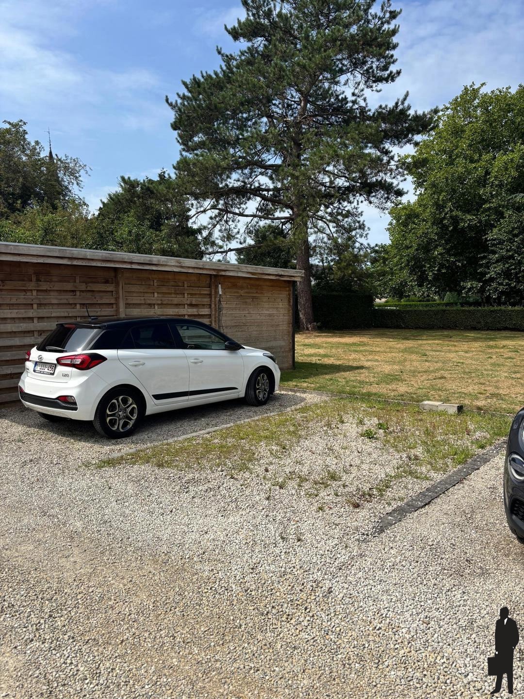 Buitenstaanplaats in Halle voor eigen gebruik of investering - foto 4