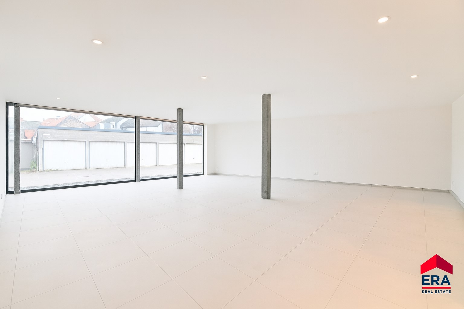 Perfect gelegen nieuwbouw handelsruimte in Eeklo. - foto 5