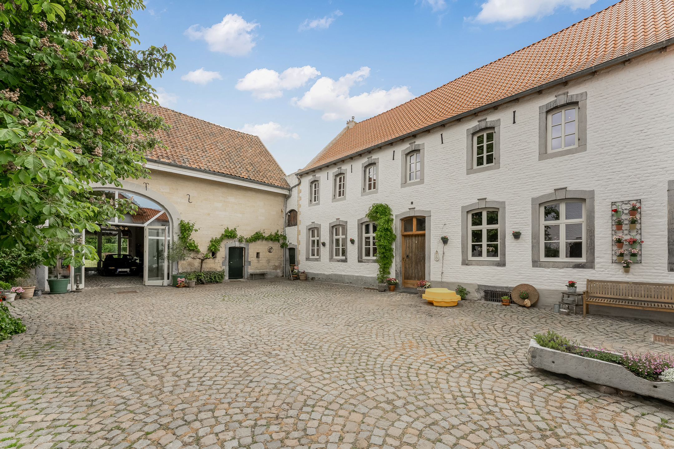 Vierkantshoeve met 3 woningen te Valmeer - foto 1