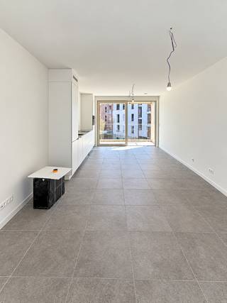 <p>Nieuwbouwappartement met 2 terrassen te Pelt (Overpelt):</p><ul><li>Zeer energiezuinig</li><li>2 slaapkamers</li><li>Ondergrondse autostaanplaats + private kelderberging</li><li>Zonnepanelen</li><li>Centrum Overpelt</li><li>Huurprijs van €1.150,- per maand (inclusief gemeenschappelijke lasten)</li><li>Onmiddellijk beschikbaar</li></ul><p>Voor meer info: nick@eratournier.be</p>