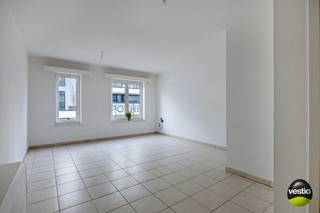 Dit instapklaar appartement is gelegen op de eerste verdieping van een kleinschalig gebouw uit 1999 en heeft een bewoonbare oppervlakte van ca. 64...