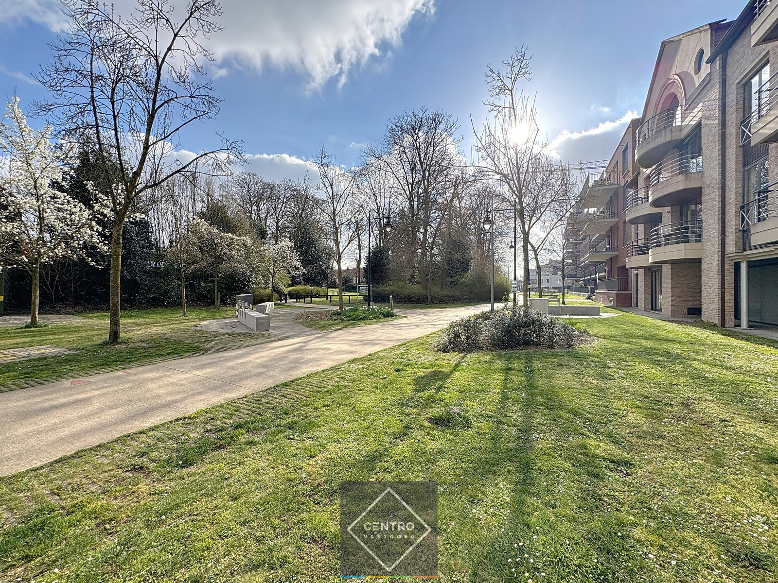 Centraal gelegen pand te Roeselare aan ZEER interessante prijs! - foto 2