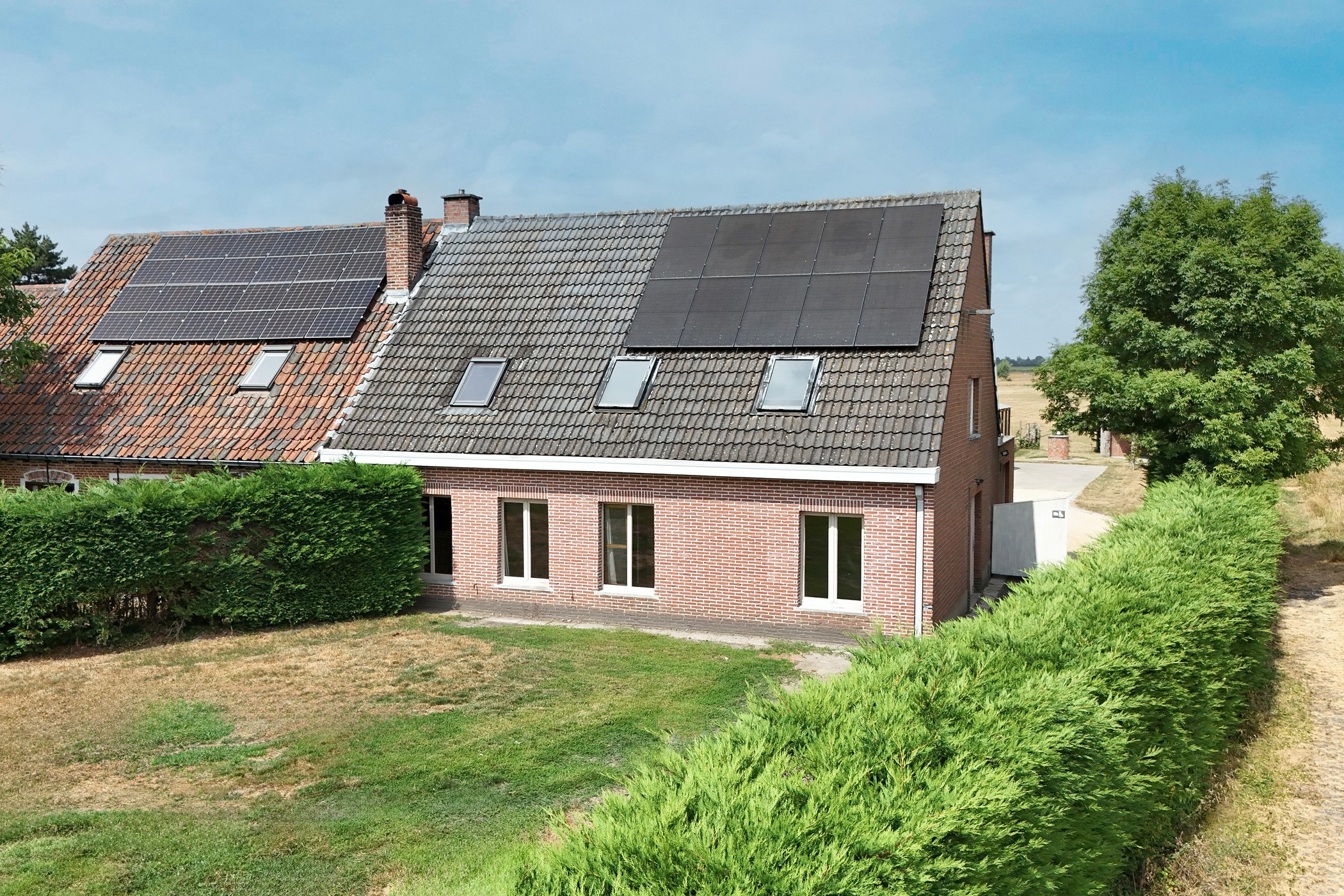 Karaktervolle woning met ruim perceel - photo 1