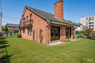 Idéalement située dans le coeur de la ville de Hannut, cette agréable maison 4 façades 4 chambres vous séduira par sa situation...