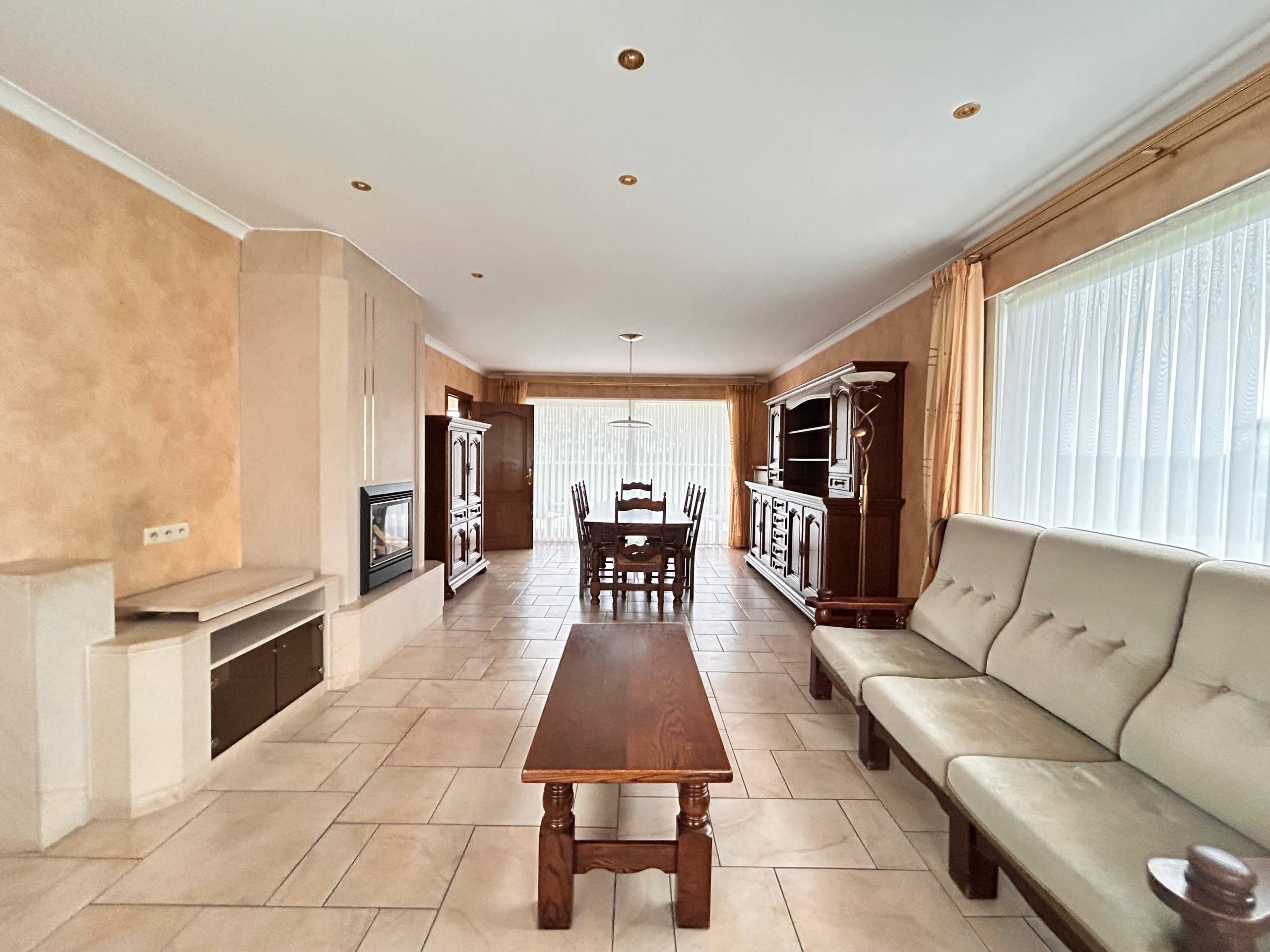 Prachtige villa met 3 slpk, dubbele garage en mooi verzicht - foto 4