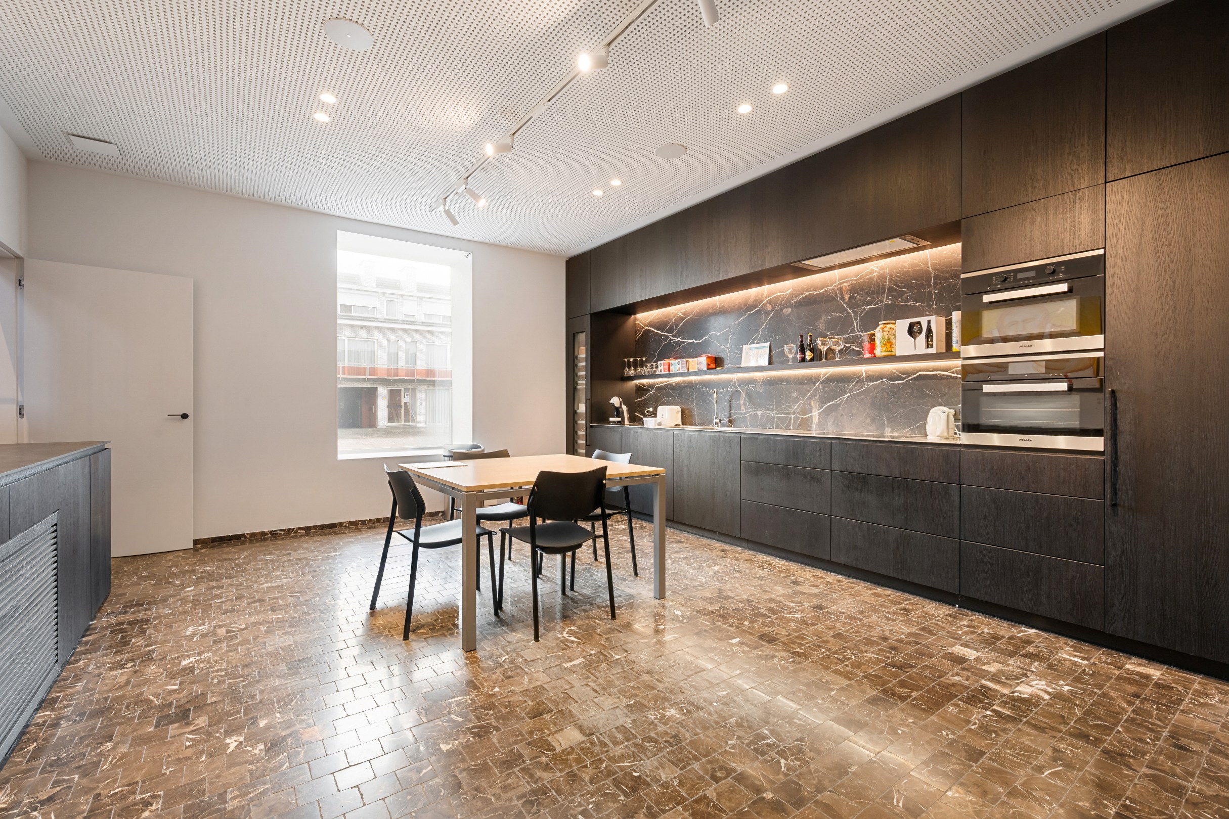 Luxueuze kantoren met flexibele oppervlakte in een historisch gebouw! - foto 5