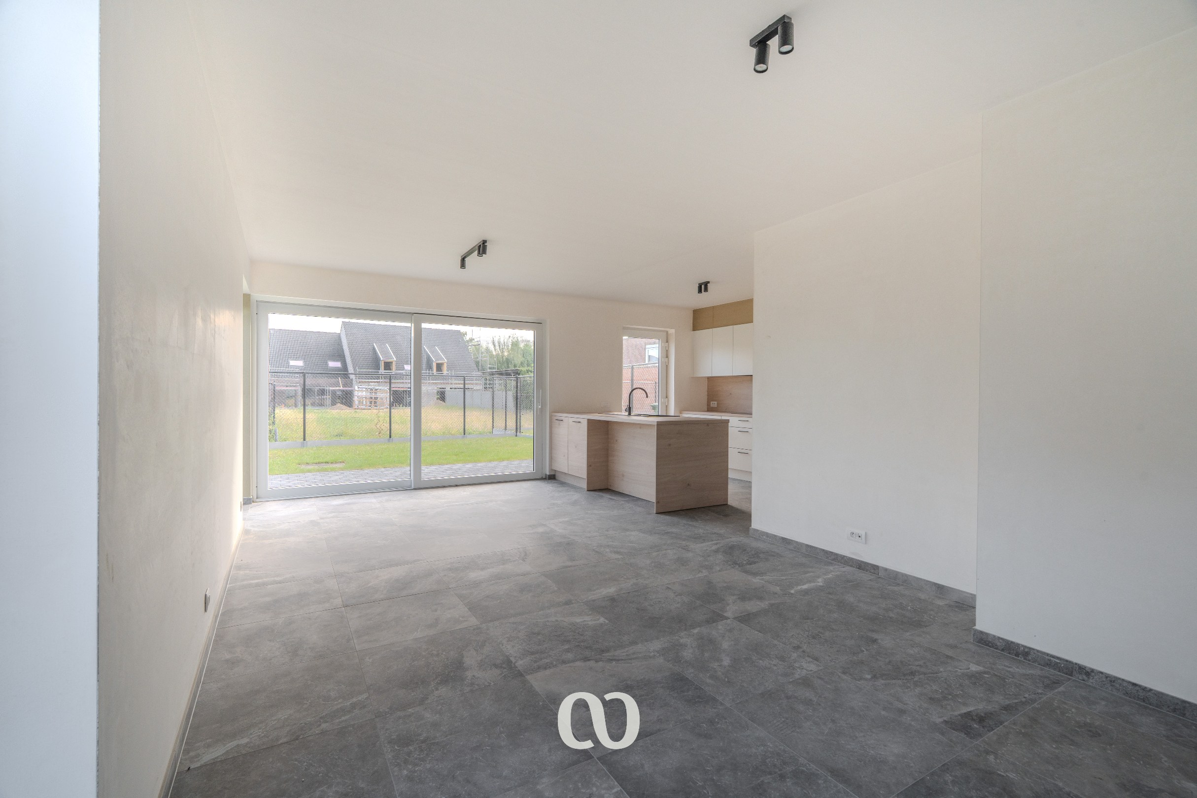 Prachtige nieuwbouwwoningen met 4 slaapkamers en garage - foto 3