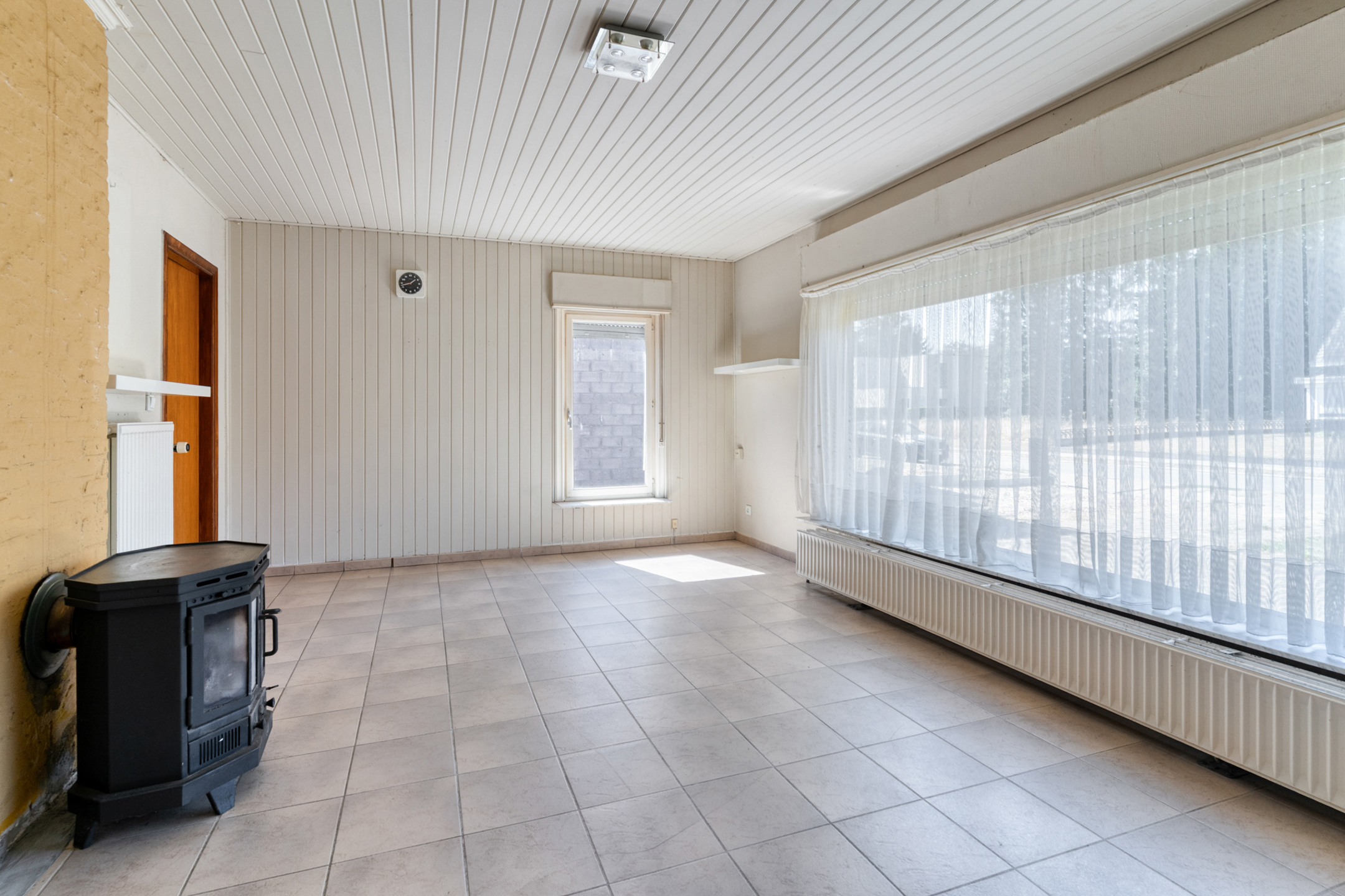 Te renoveren woning dicht bij het centrum van Dessel. - foto 4