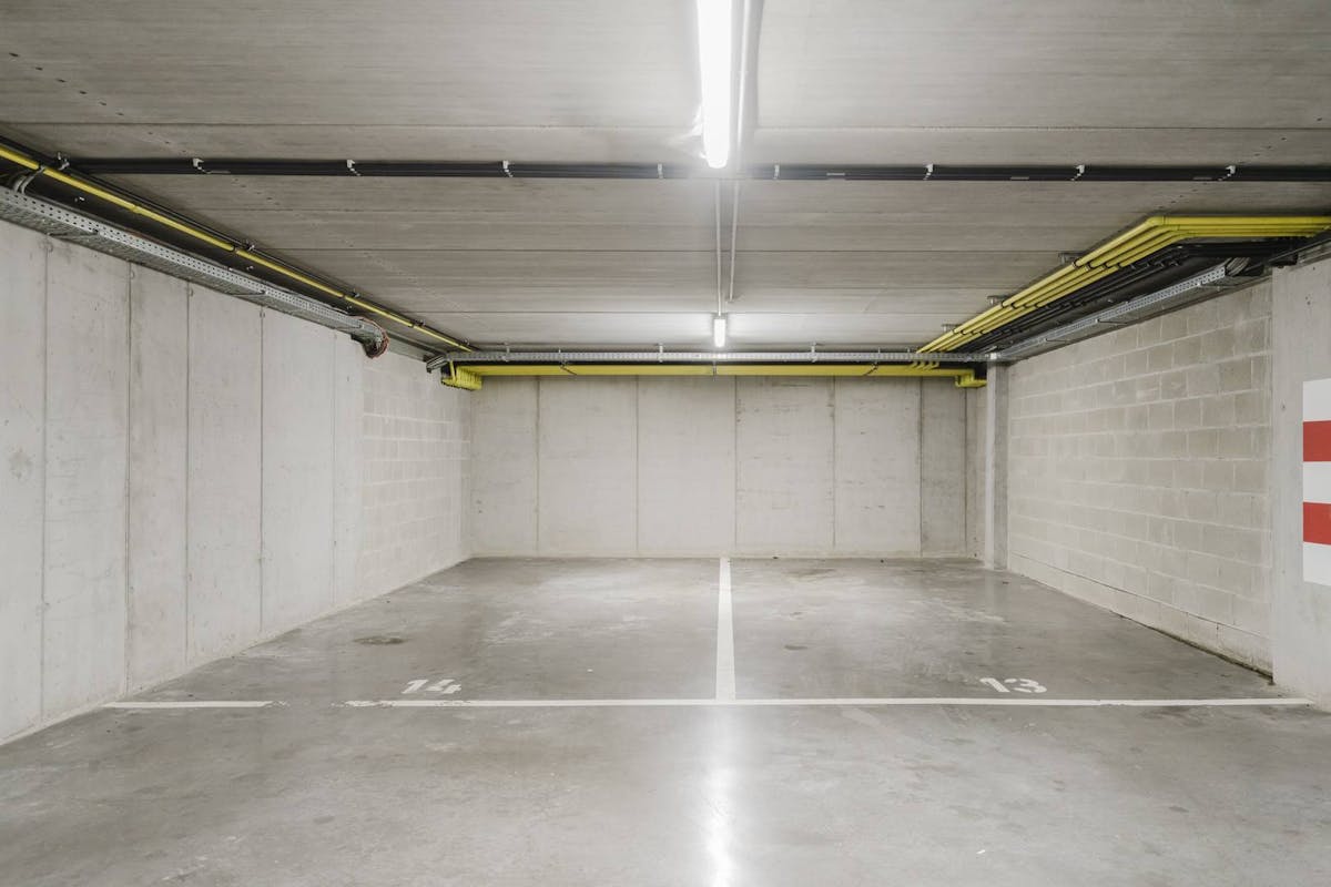 Place de parking souterraine à louer sur la Grote Markt ! - photo 3